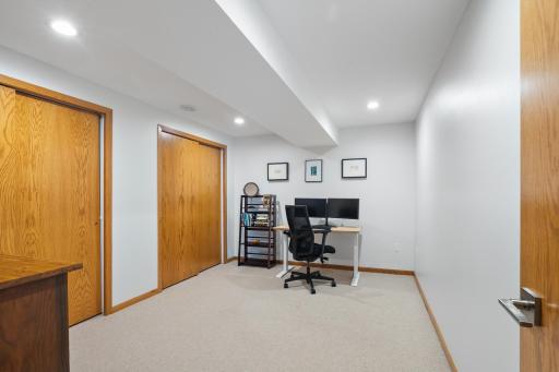 Large office or 4th non-conforming bedroom in LL