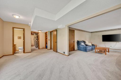 13631 Elkwood Drive, Saint Paul, MN 55124