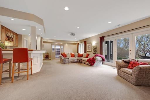 Bar area - perfect home for entertaining for the holidays or any other special occassions.