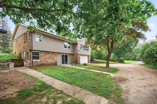 9575 Woodhill Boulevard, Lakeville, MN 55044