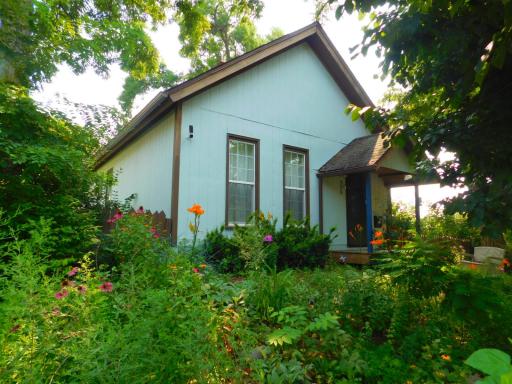 906 Russell Street, Saint Paul, MN 55106