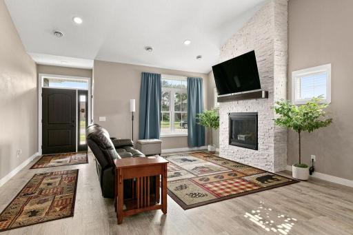 638 Pebble Creek Drive, Saint Cloud, MN 56303