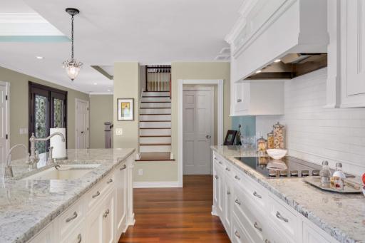 21 Avon Street S, 21, Saint Paul, MN 55105