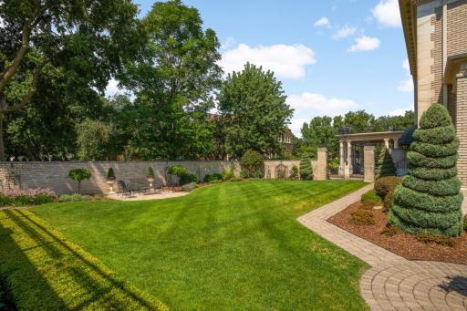 21 Avon Street S, 21, Saint Paul, MN 55105
