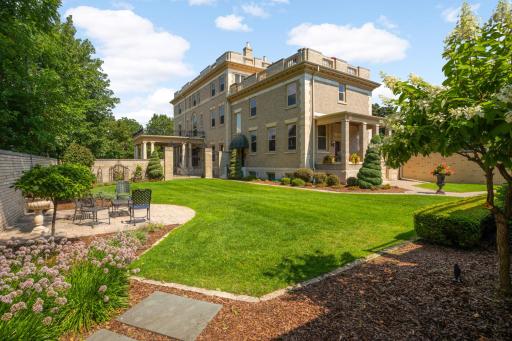 21 Avon Street S, 21, Saint Paul, MN 55105