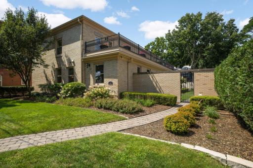 21 Avon Street S, 21, Saint Paul, MN 55105