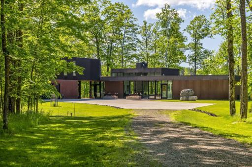 29396 Cherokee Rd, Bovey, MN 55709