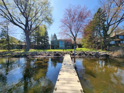 675 County Road B2 E, Saint Paul, MN 55117