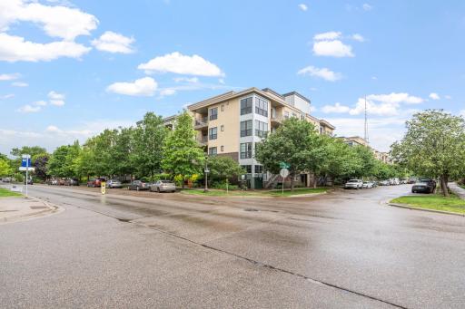 2565 Franklin Avenue, 211, Saint Paul, MN 55114