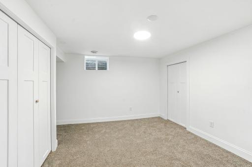 bonus lower-level room/non conforming 5th bedroom