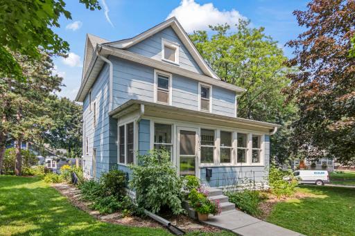 2093 Roblyn Avenue, Saint Paul, MN 55104