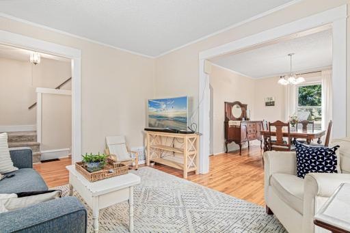 2093 Roblyn Avenue, Saint Paul, MN 55104