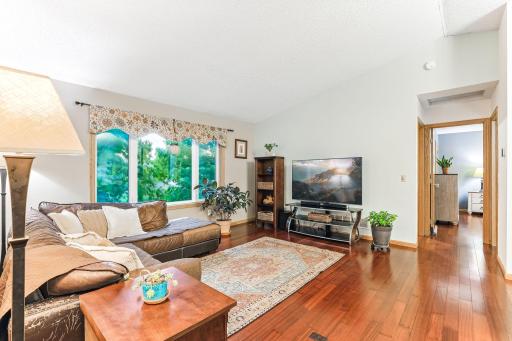 130 7th Street NW, Maple Lake, MN 55358