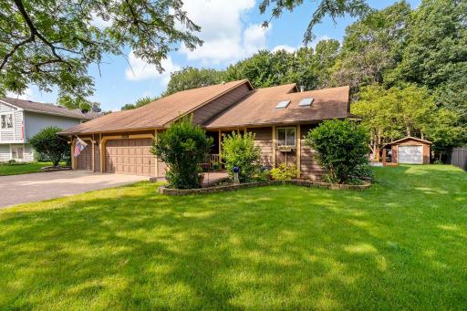 699 Liberty Heights Drive, Chaska, MN 55318