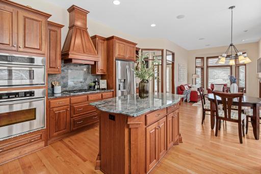 2202 Midland View Court N, Saint Paul, MN 55113