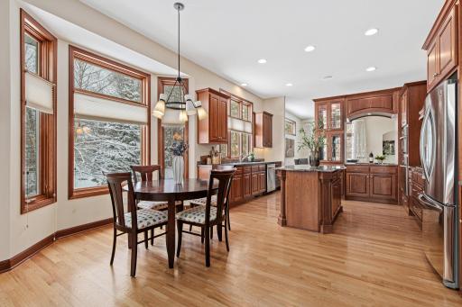 2202 Midland View Court N, Saint Paul, MN 55113
