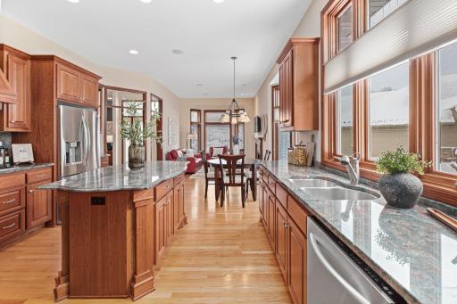 2202 Midland View Court N, Saint Paul, MN 55113
