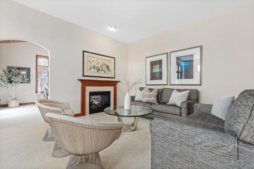 2202 Midland View Court N, Saint Paul, MN 55113