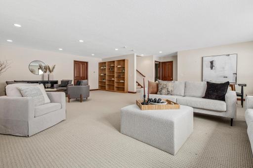 2202 Midland View Court N, Saint Paul, MN 55113