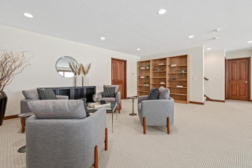2202 Midland View Court N, Saint Paul, MN 55113