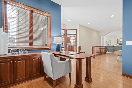 2202 Midland View Court N, Saint Paul, MN 55113