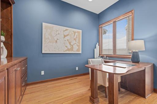 2202 Midland View Court N, Saint Paul, MN 55113