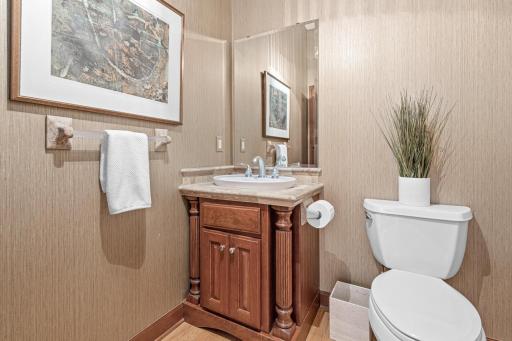 2202 Midland View Court N, Saint Paul, MN 55113