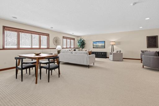 2202 Midland View Court N, Saint Paul, MN 55113