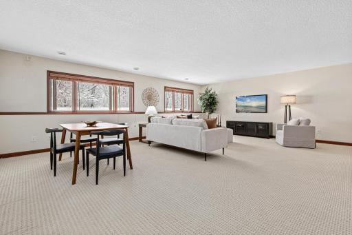 2202 Midland View Court N, Saint Paul, MN 55113