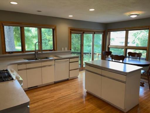 7821 W 86th Street W, Bloomington, MN 55438