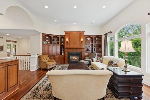 8967 Mariabo Circle, Bloomington, MN 55438