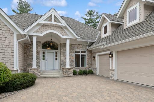 8967 Mariabo Circle, Bloomington, MN 55438
