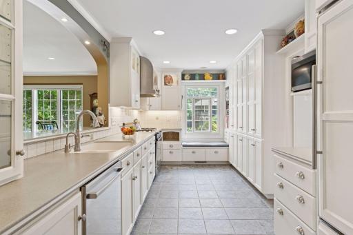 123 Minnetonka Avenue S, Wayzata, MN 55391