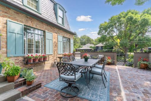 123 Minnetonka Avenue S, Wayzata, MN 55391