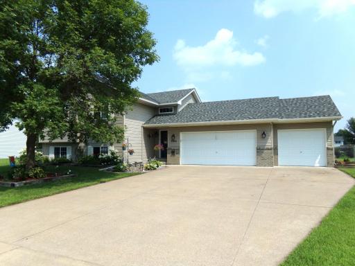 37851 Gerald Avenue, North Branch, MN 55056