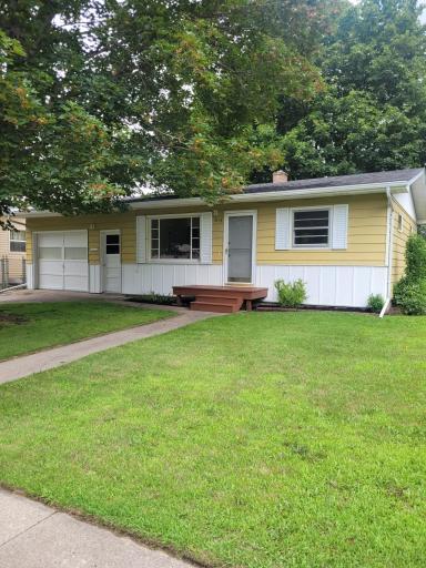 1814 10th Avenue N, Moorhead, MN 56560