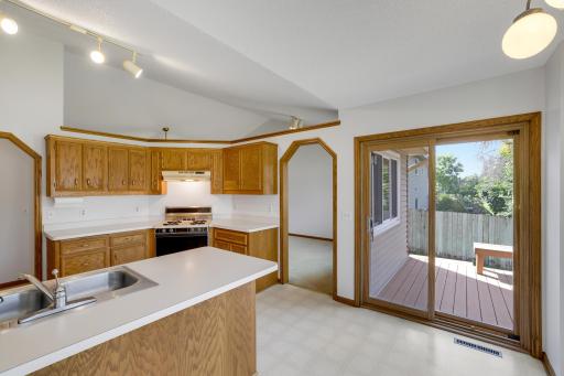 8148 Jewel Avenue S, Cottage Grove, MN 55016