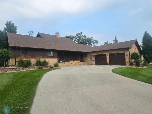 1615 4th Street N, Wahpeton, ND 58075