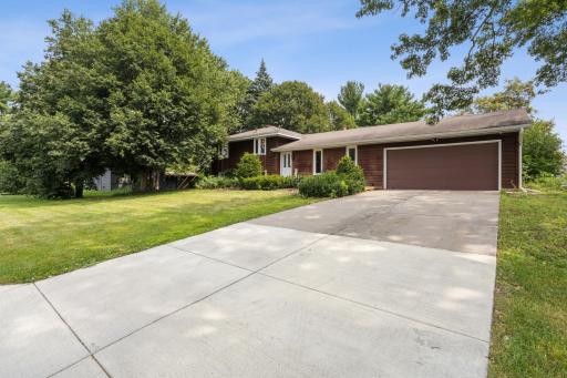 8148 Russell Avenue N, Minneapolis, MN 55444