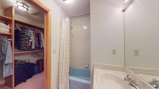 8910 Southwood Drive, Minneapolis, MN 55437