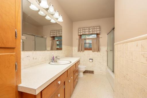 1503 Highland Place, Faribault, MN 55021