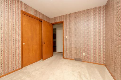 1503 Highland Place, Faribault, MN 55021