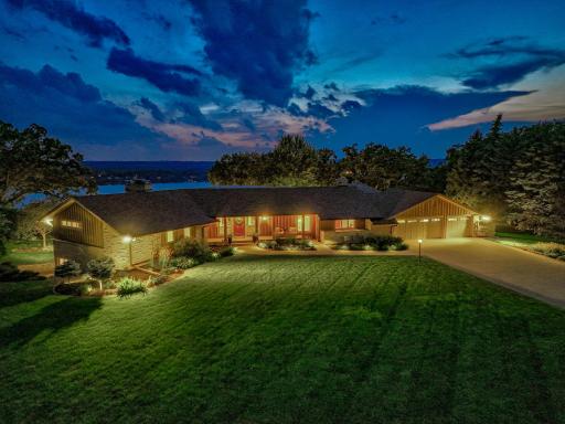 1019 Crest View Drive, Hudson, WI 54016