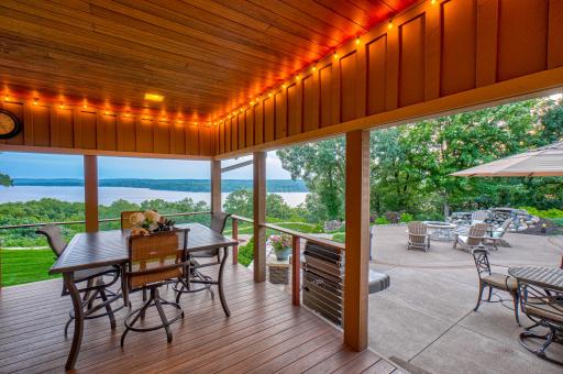 1019 Crest View Drive, Hudson, WI 54016