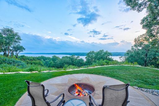 1019 Crest View Drive, Hudson, WI 54016
