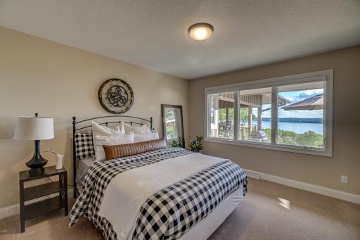 1019 Crest View Drive, Hudson, WI 54016