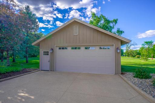 1019 Crest View Drive, Hudson, WI 54016
