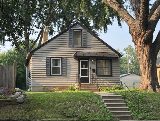 1987 Ivy Avenue E, Saint Paul, MN 55119