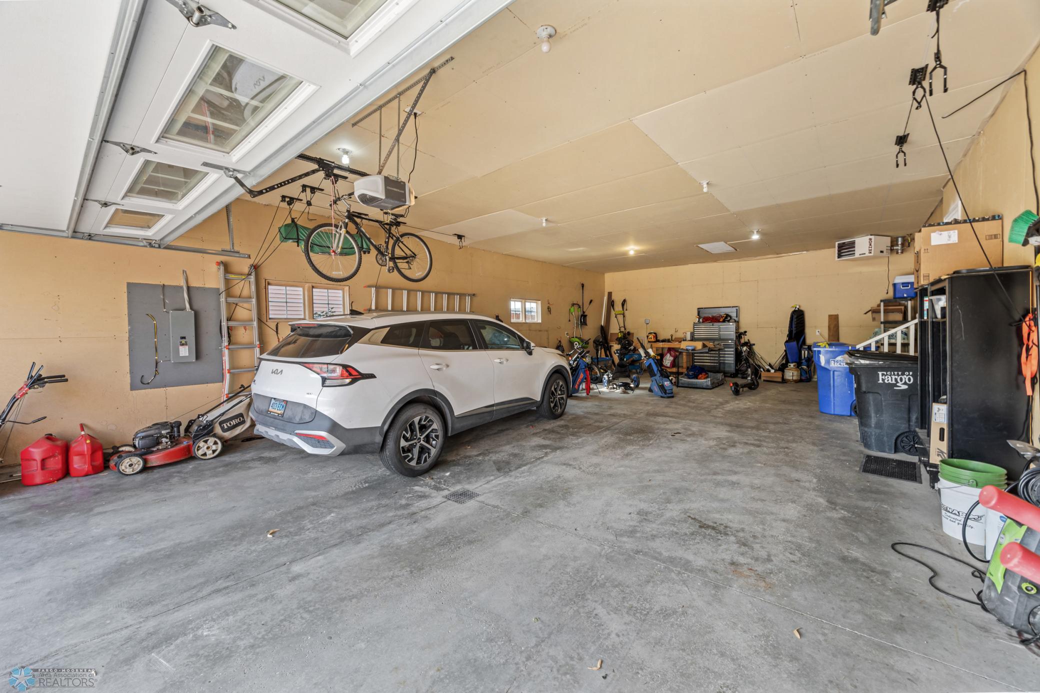 Garage - Extra deep (4 vehicle)