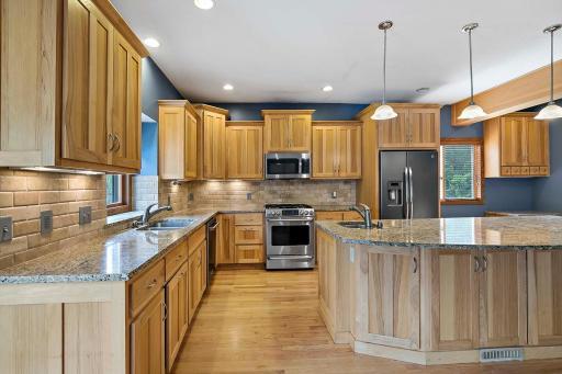 3960 Versailles Court, Saint Paul, MN 55123